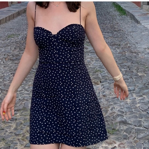 Aritzia Dresses & Skirts - Aritzia Wilfred Dress